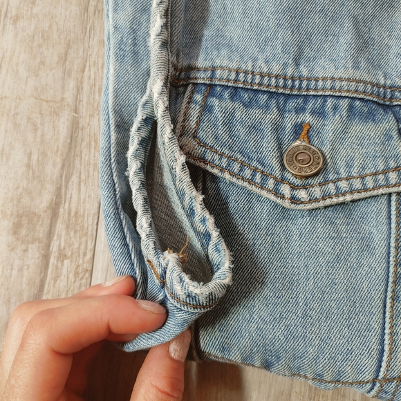 Old jean vest - Picture 7 of 8